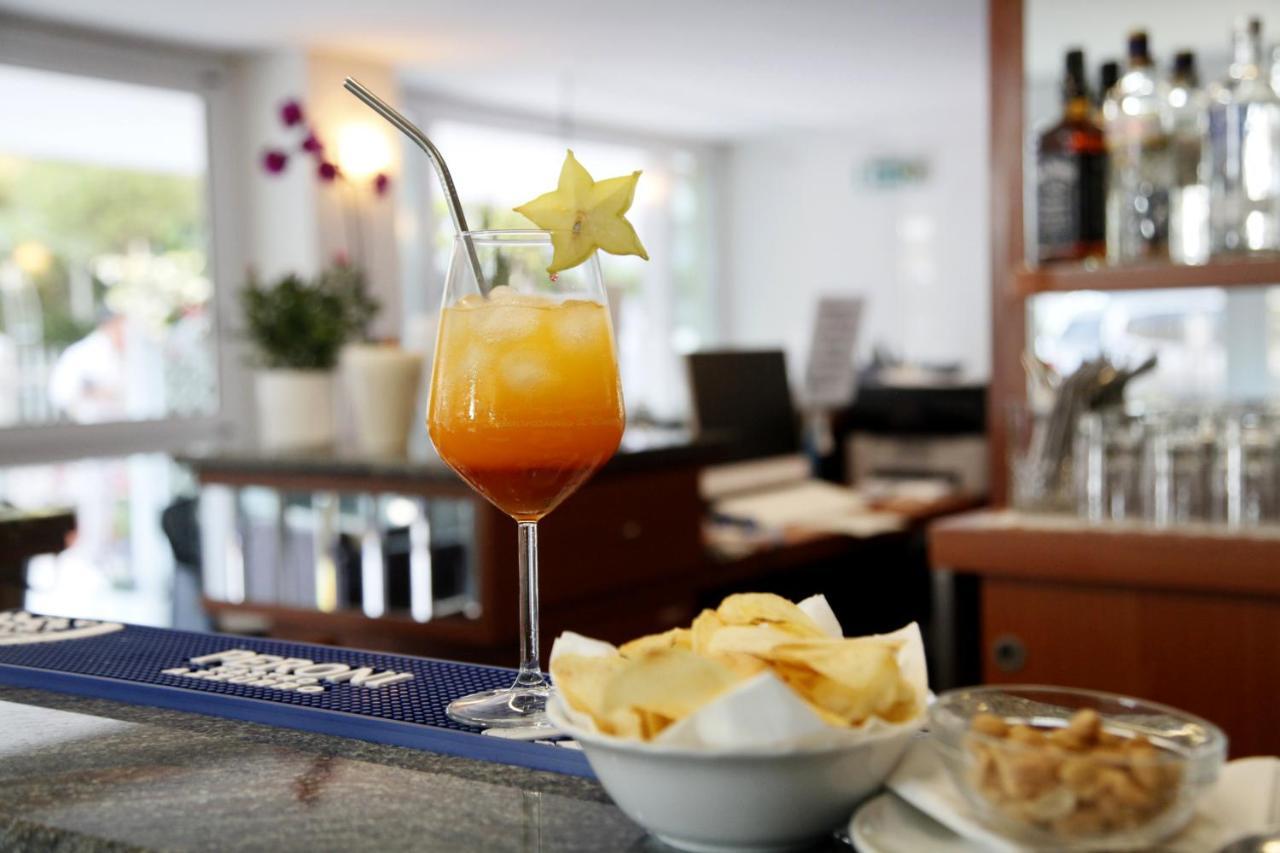 Hotel Alfa Anche In All Inclusive Rimini Eksteriør billede